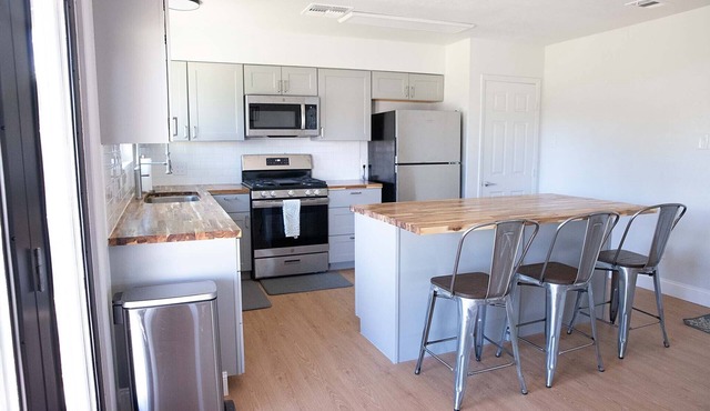 Modern, Updated, Pet Friendly, Centrally Located with BBQ and FirePit!