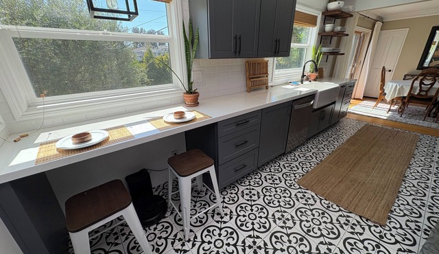 Modern Comfort in Historic View Park - 4 Miles to SoFi