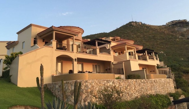 Montecristo 3BR villa with private pool, Cabo San Lucas