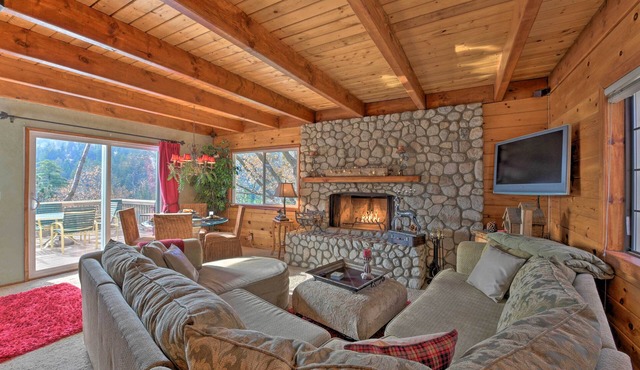 Mountainside Cabin w/Deck - 16 Miles to Skiing!