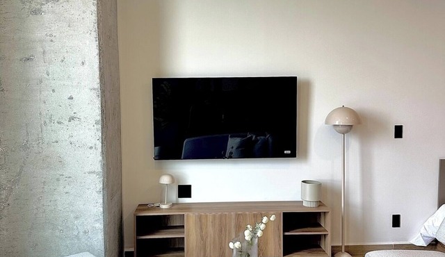 Mr W | Modern Loft in Margot