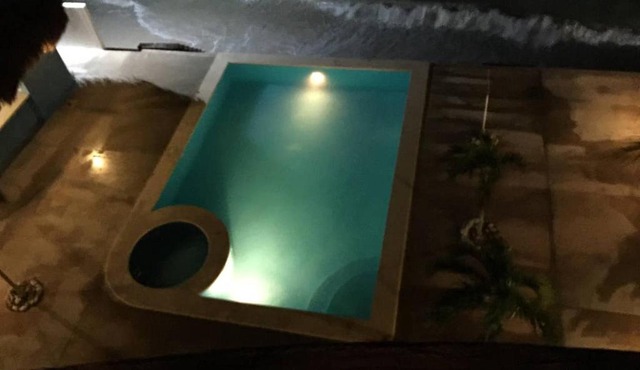 Mystic Lounge - on the beach with swimming pool