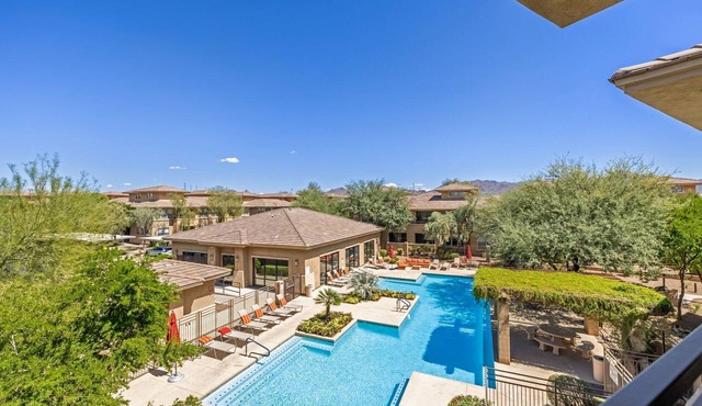 N Scottsdale 2bed/2bath Fully Furnished Condo with Pool and Workout.