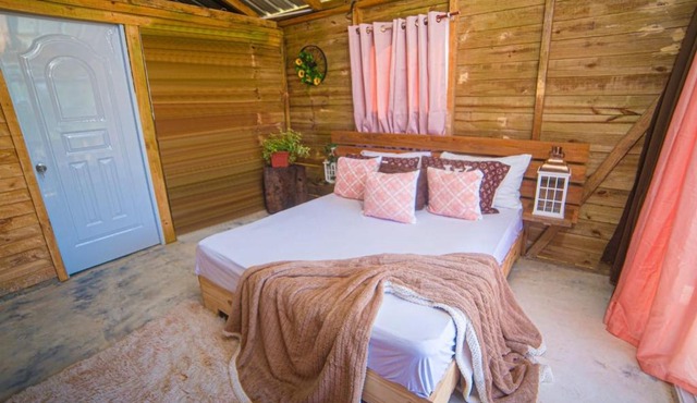 Natural Retreat with Jacuzzi and Stunning Views in Vista al Valle