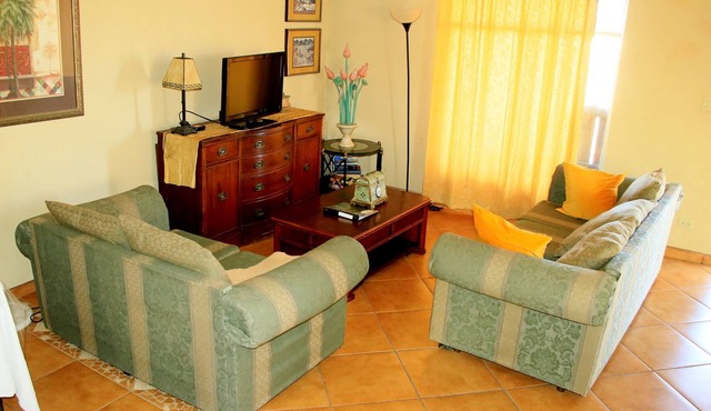 NEAR MARINA, BEACH & DOWNTOWN, SPACIOUS & BEAUTIFUL VIEWS 2 BR CONDO 301