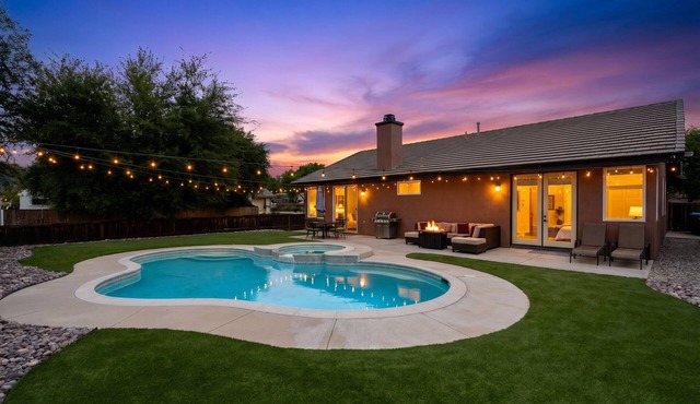 Nectar Nest, Video Tour, Pool, Spa, Fire Pit Arcade Game Room, King Master Suite