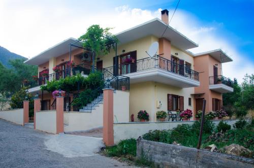 Nefeli in Levidi
