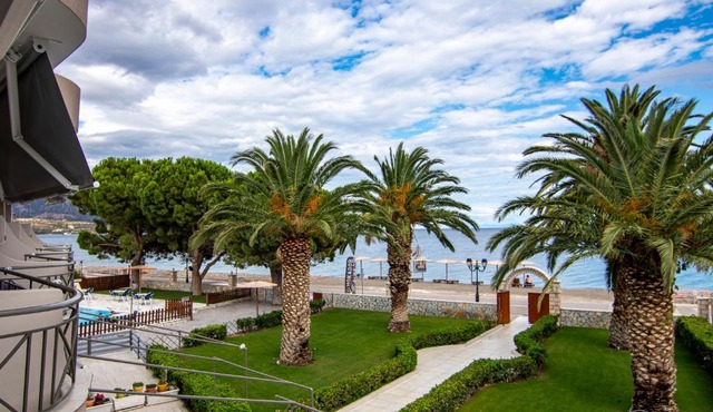 Nefeli Studios in Erateini