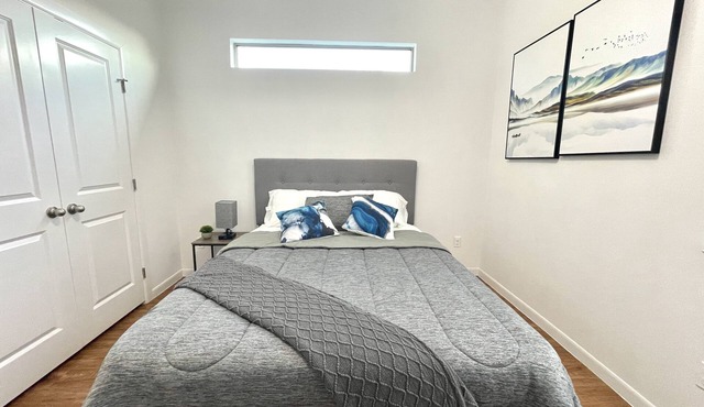 NEW! 5 min from Mall, Airport, and Dinning!