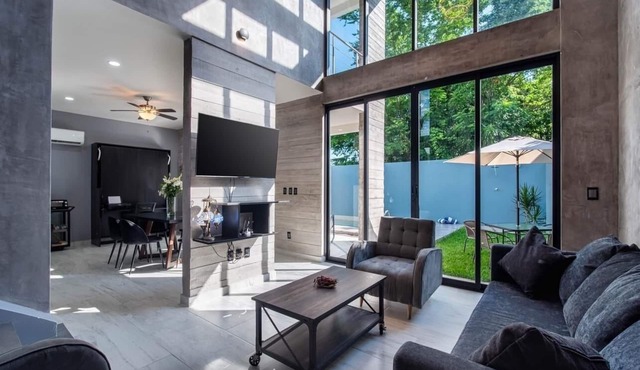 New Build 10 min walk to the Turtle Release Beach -Pool - 2 mins to downtown