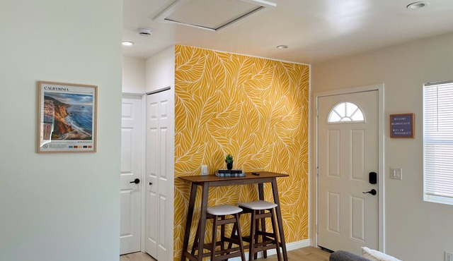 New: Charming guest suite by UCR, Downtown & plazas