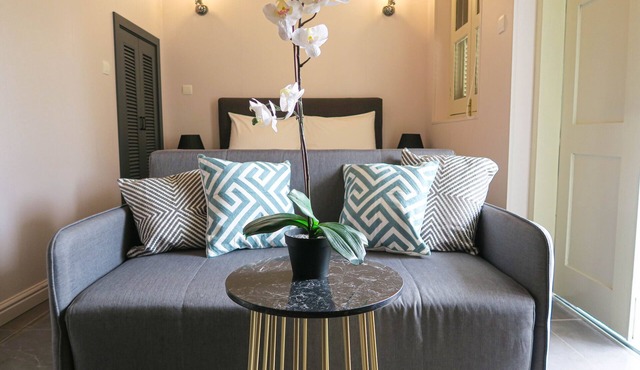 NEW Comfy Studio Apt/Wifi @ Orchard/Somerset Area