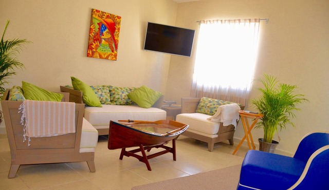New house with a maritime atmosphere, large terrace and Mexican colors