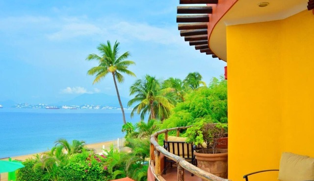 NEW LISTING! Casa Puesta Del Sol, Beach Front, private 5 bedroom house