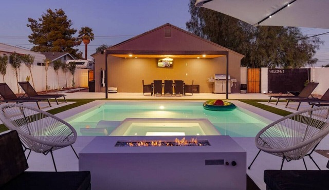 NEW! The Hoover House - Pool, Spa, BBQ, Fire Pit