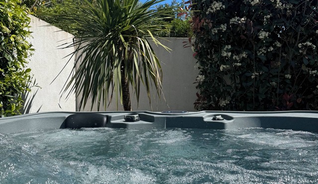 New Villa with Private Heated Pool Near Beach San Cyprien and Cala Rossa