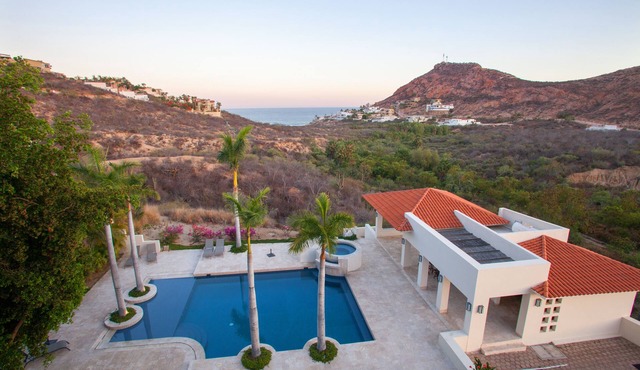 New! Walk to beach- Oceanview- Gated