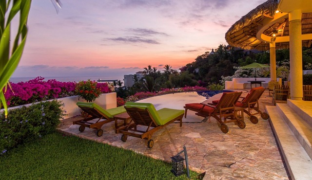 Newer Lapunta Home, Ocean Views from Every Bedroom! House of Joy