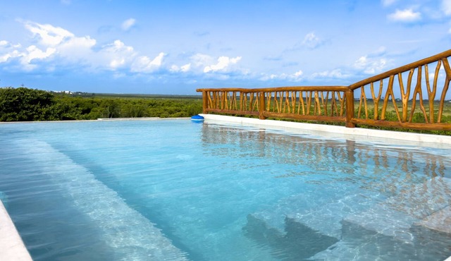 Newly build 2 bedroom, luxury apartment a few steps from beach.