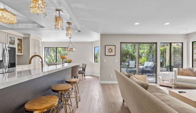 Newly remodeled home w pool/spa