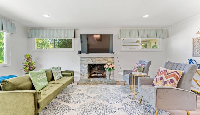 Newly Renovated Comfortable 4 Bds Houses in LA
