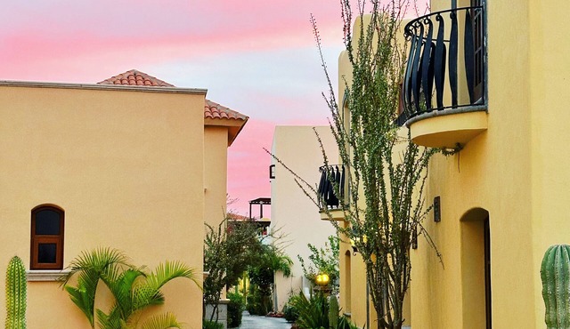 Newly Updated Villa Oceanview in Coveted Founders pets too