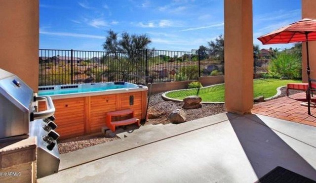 North Phoenix Hillside 4 Bdrm w/Views & Hot Tub!