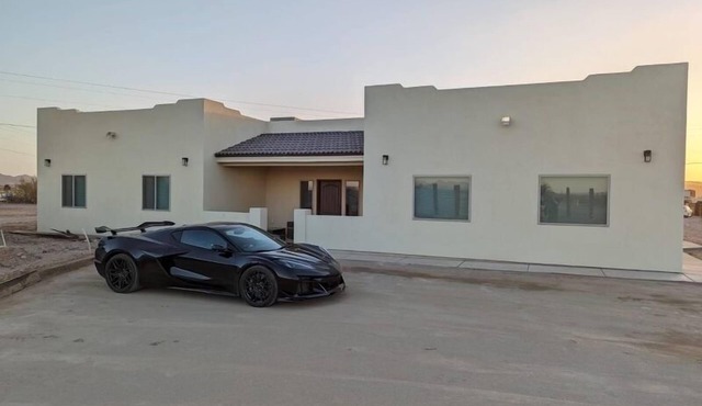 Northshore Casa Grande, lake view, private docks. Add'l rental next door #859877
