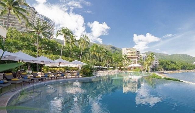 Ocean front - 1 bedroom/2 bath - Garza Blanca Resort - Puerto Vallarta