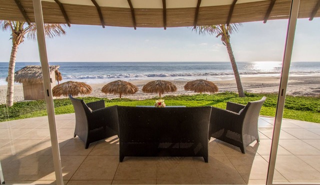 Ocean Front 4 Bedroom Residence with Resort Amenities Overlooking the Pacific!