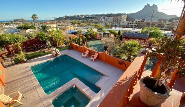 Ocean view 4BR villa with private pool, pickleball court, palapa-bar & firepit