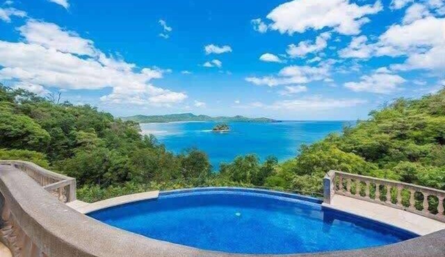 Ocean View, 2 Infinity Pools & Wraparound Terrace