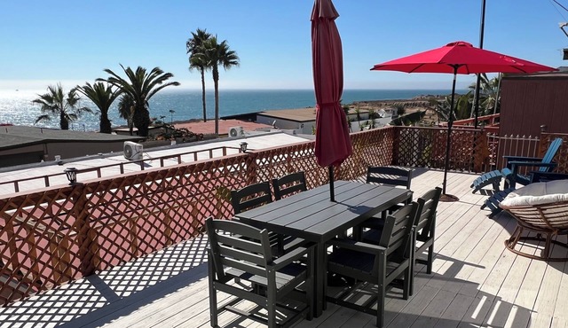 Ocean view and walking distance from the beach or Lobster Village!