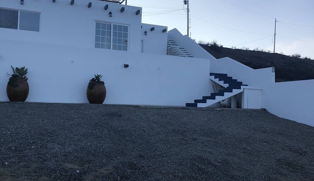Ocean View, modern new, private, quiet guarded community