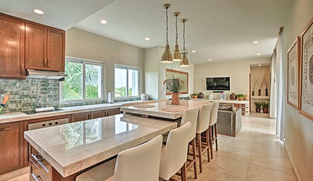 Ocean-View Oasis on Playa Norte: Resort Amenities