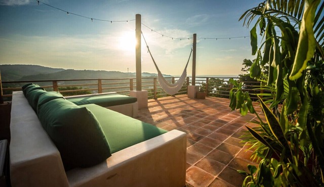 Ocean Views w/Rooftop Lounge
