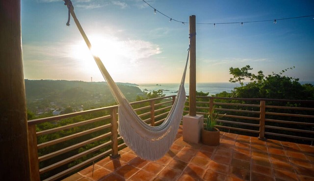 Ocean Views w/Rooftop Lounge