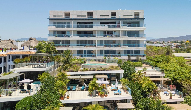 Oceanfront 2-bedroom luxury at La Escondida - Relax & Enjoy!
