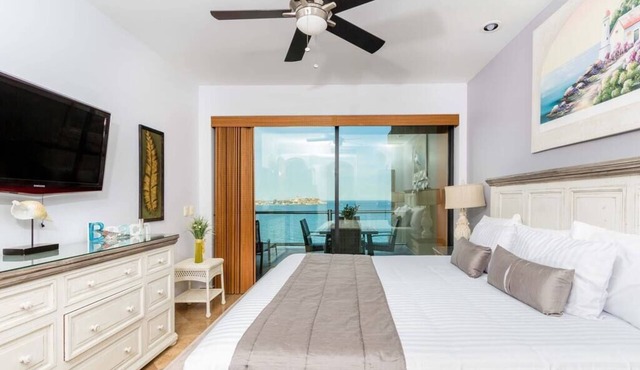 Oceanfront 2BR/2BA Condo – Stunning Ocean Views - Las Palomas Cordoba 1004