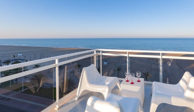 Oceanfront condo with amazing view in sunny terrace. - Only families