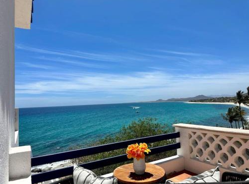 Oceanfront Condo Patio and shared Pool Casita Mar y Sol