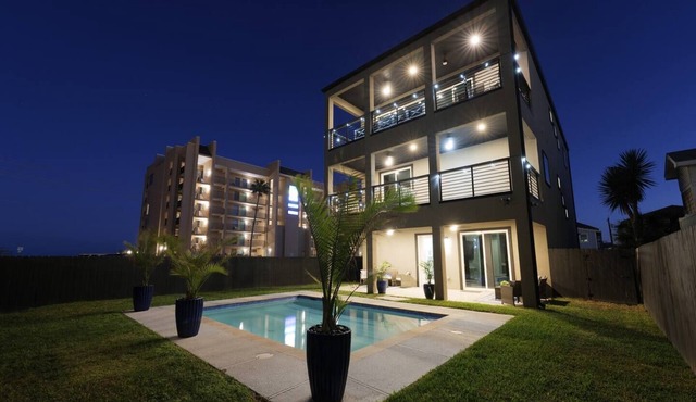 Oceanfront Escape 5BR Luxury Home w/Pool & Views