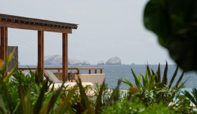 Oceanfront living with terrace I Long stays welcome