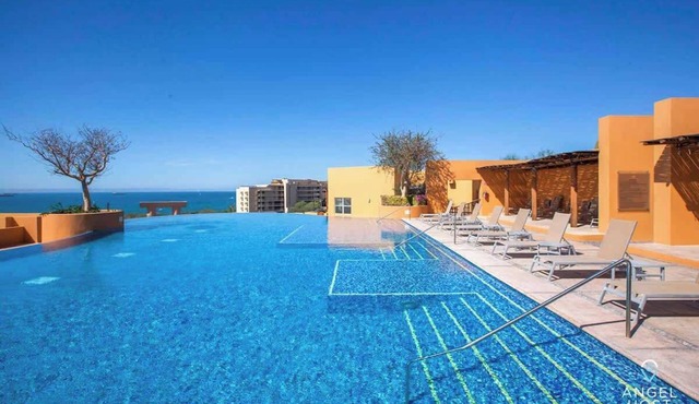 Oceanside Retreat at Puerta Cortés | Golf Cart Included