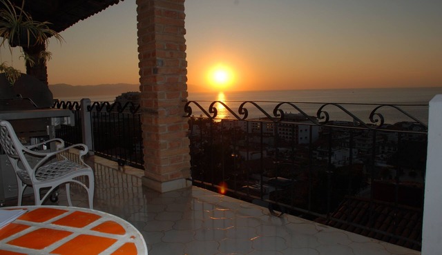 October Special- discount of 300.00 on bookings for 06 people
