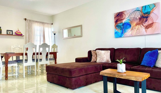 OFFER Excellent Private House, Garden, BBQ, Garage.
