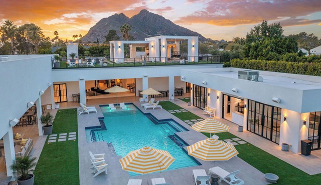 Old Town Scottsdale Luxury - Heated Pool, Spa, Rooftop Deck, Speakeasy