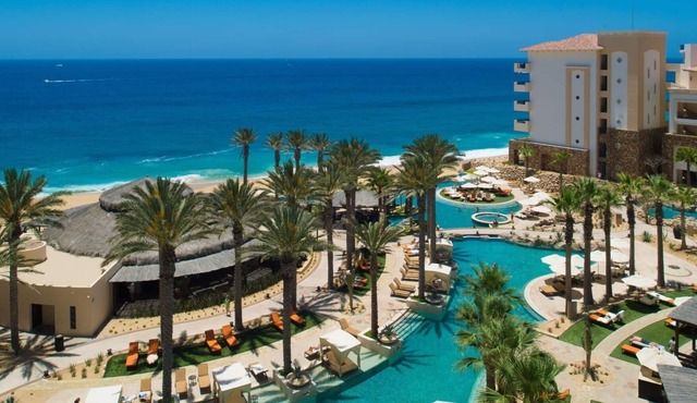 One BR Master in a beautiful 5 Star Beach Front Resort!
