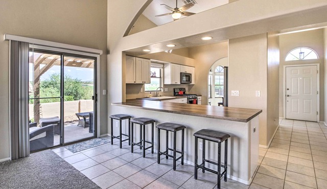 Oro Valley Home w/Hot Tub & Mountain Views!