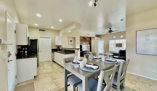 Oro Valley Vacation Rental Condo with Views!